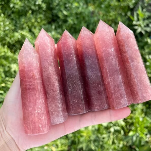 strawberry quartz benefits
